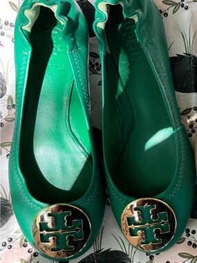 Tory Burch Emerald Green Leather Ballet Flats with Logo Medallion